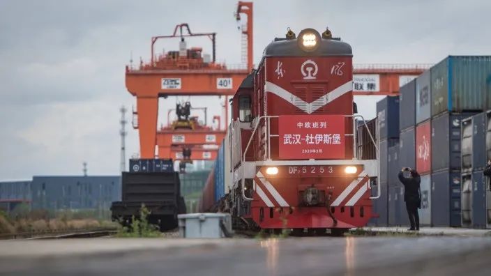 关于中欧球队奋勇争取，成功逆转对手取胜的信息