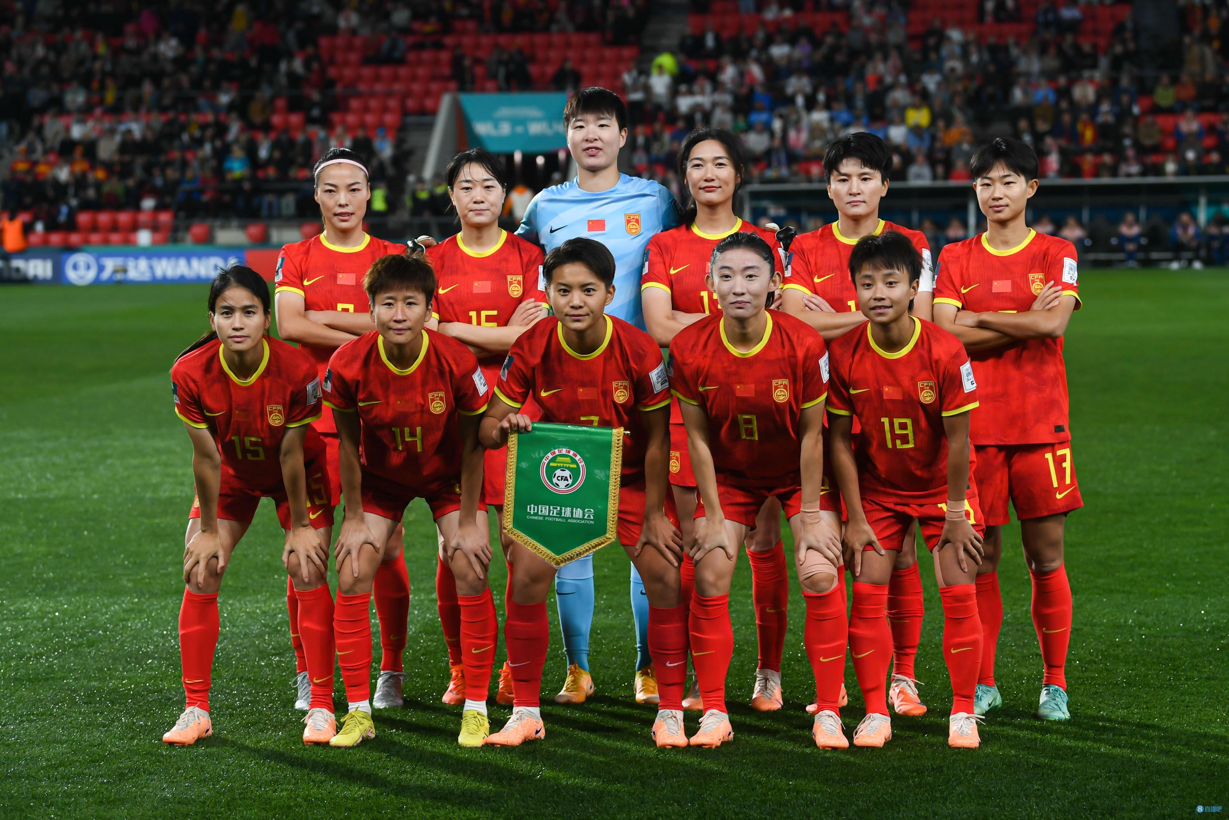 女足冠军争霸战激烈展开，中国队气势如虹的简单介绍