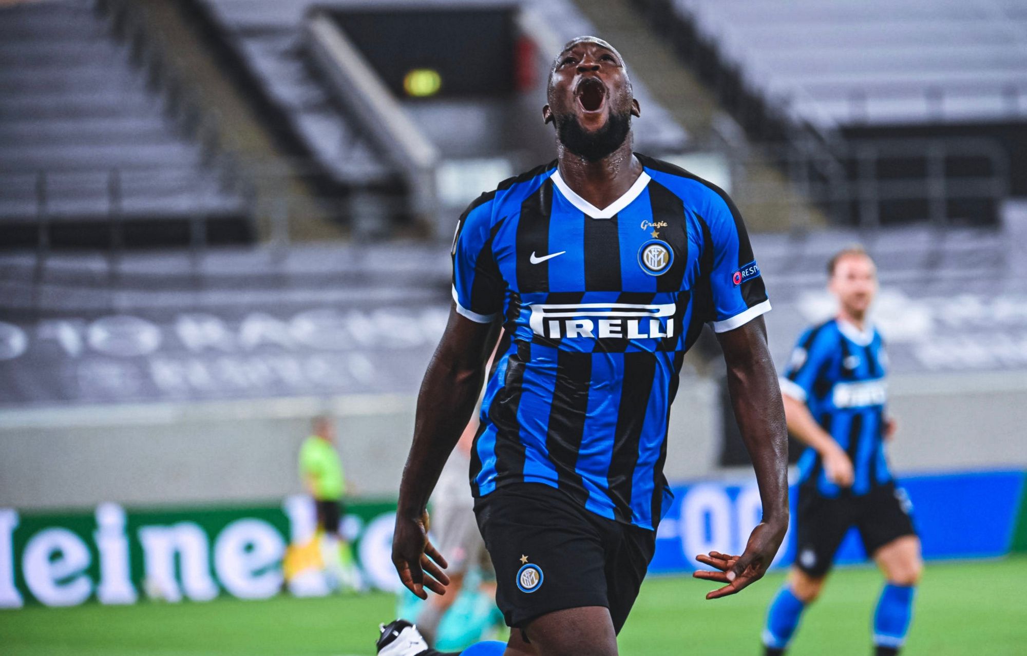 勒沃库森逆转国际米兰，奥亚尔萨瓦尔刷新纪录