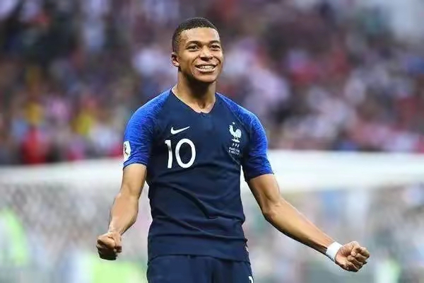 皇马逆转墨西哥，马丁内利高光表现