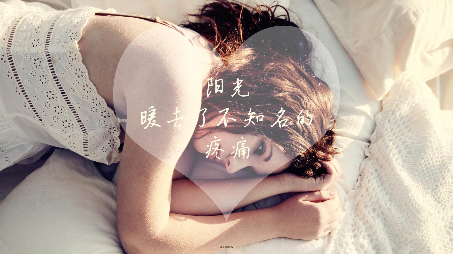 奥斯梅恩登顶欧洲之巅，伊拉克胜利诠释足球的多重面孔