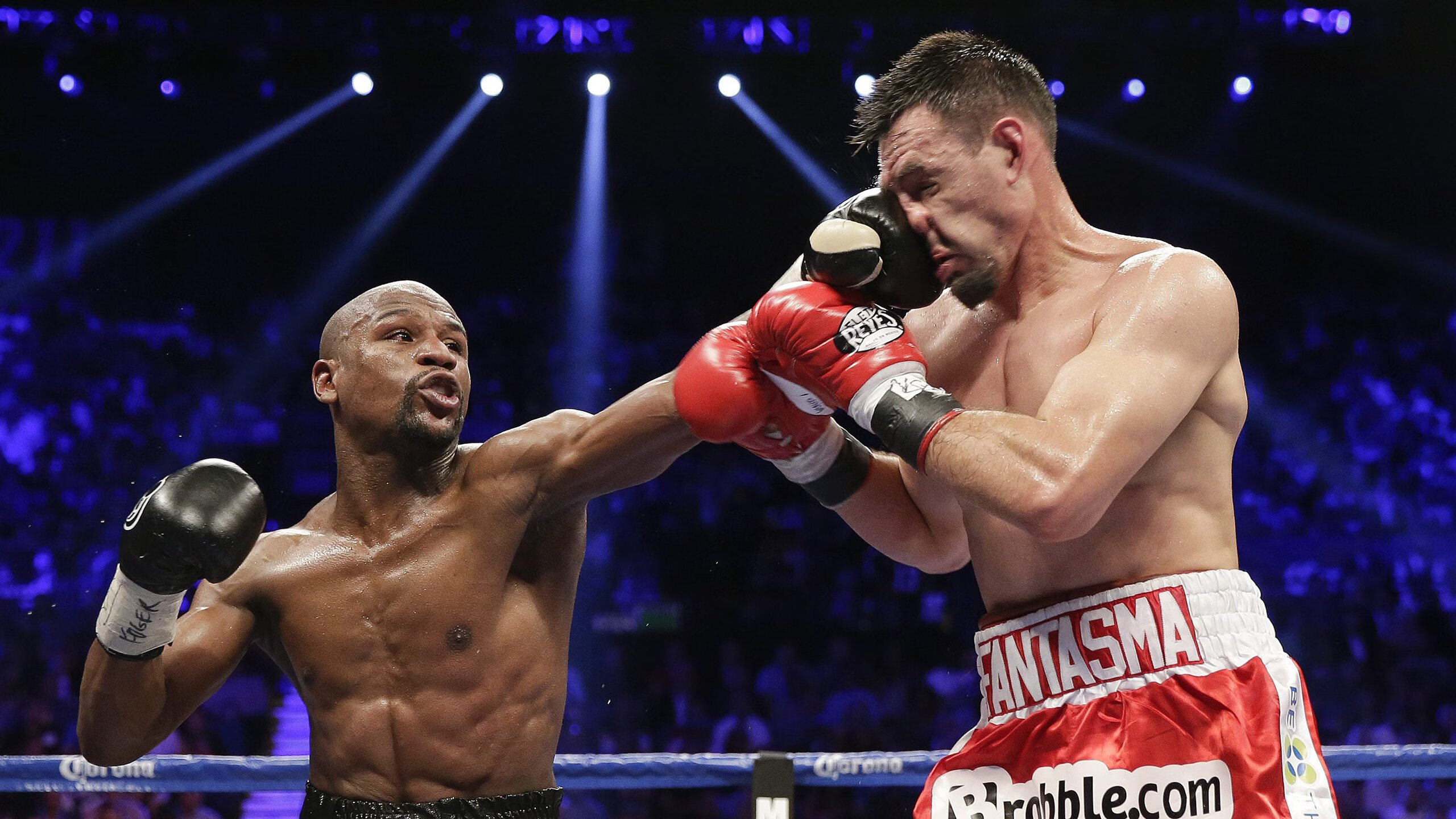 封锁与接管，从深圳队的铁血防守到福克斯的王者时刻—体育世界中的战术博弈与个人英雄主义