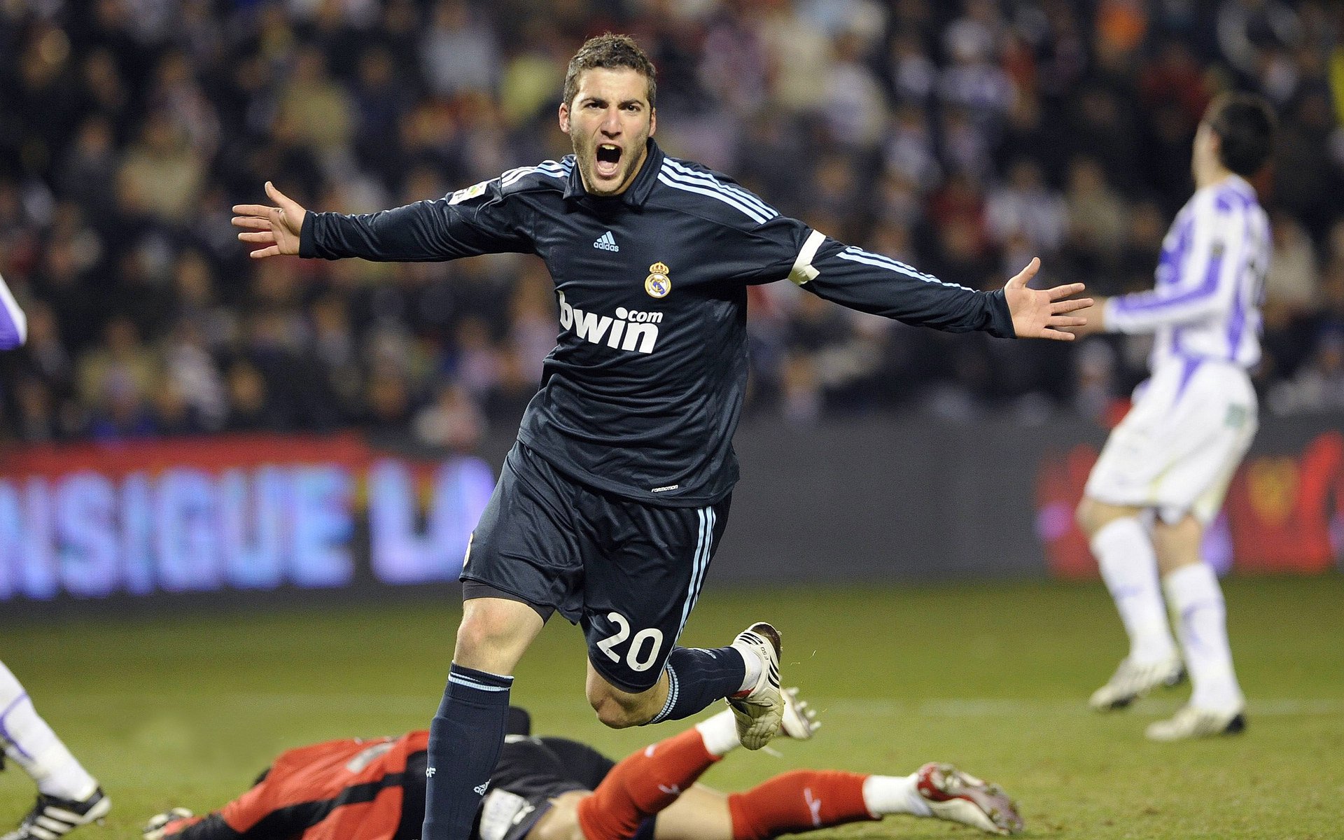 绿潮鏖战撒哈拉，解析爱尔兰险胜突尼斯的年度焦点之战