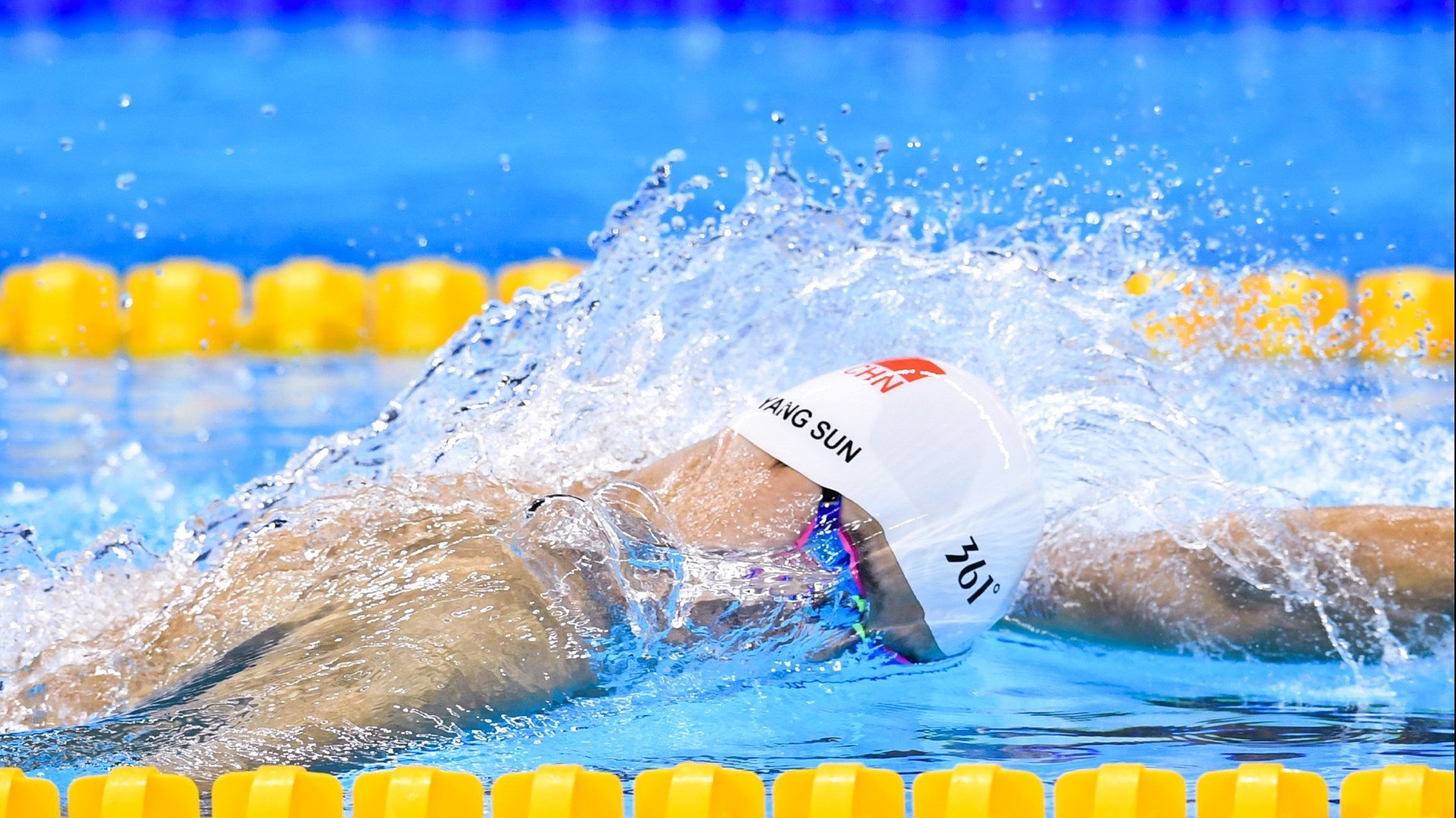 巅峰对决！阿克全场疯跑11公里，西班牙险胜瑞士晋级四强