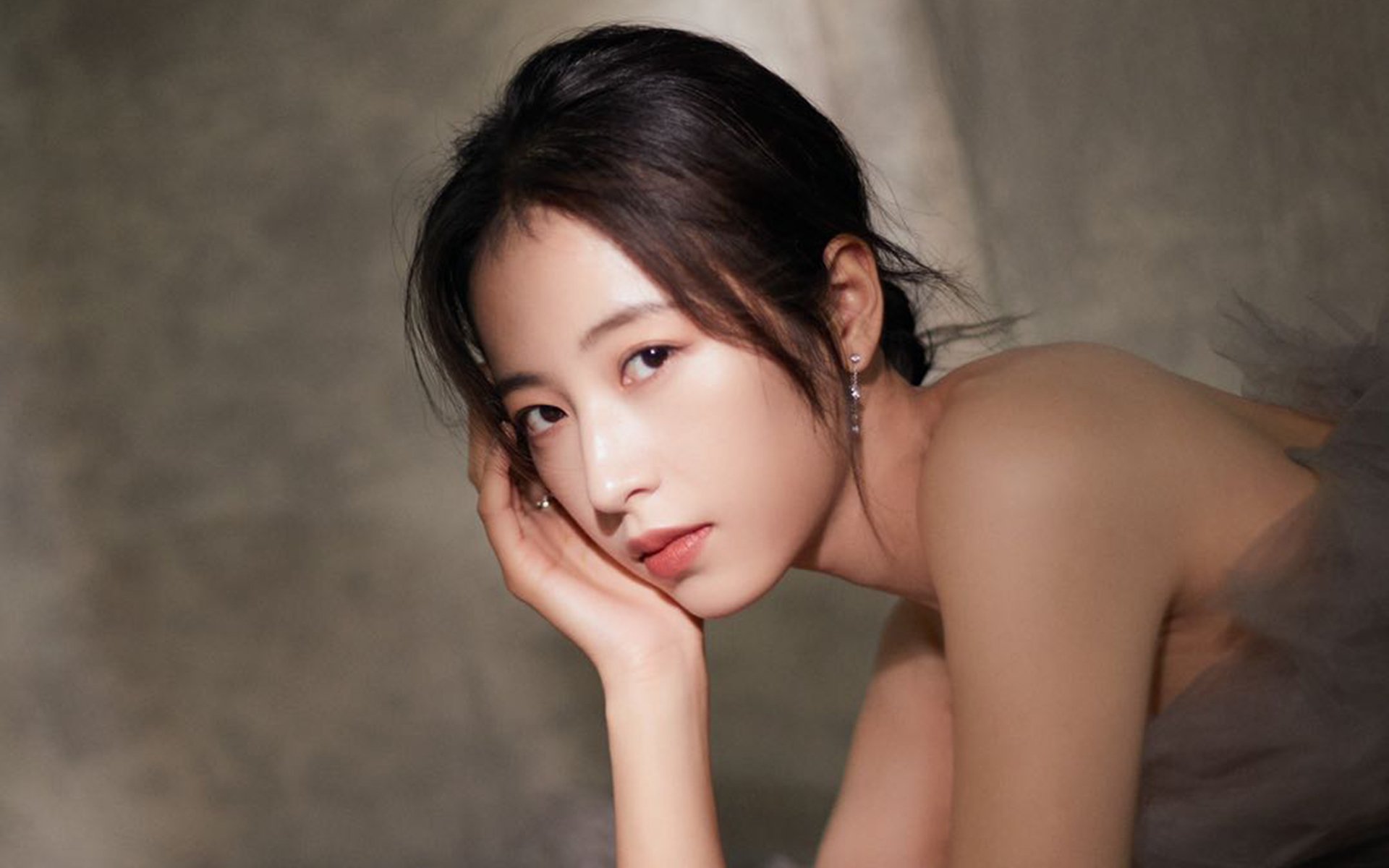 库里神迹与尼克斯绝杀，一场压力下的双重交响